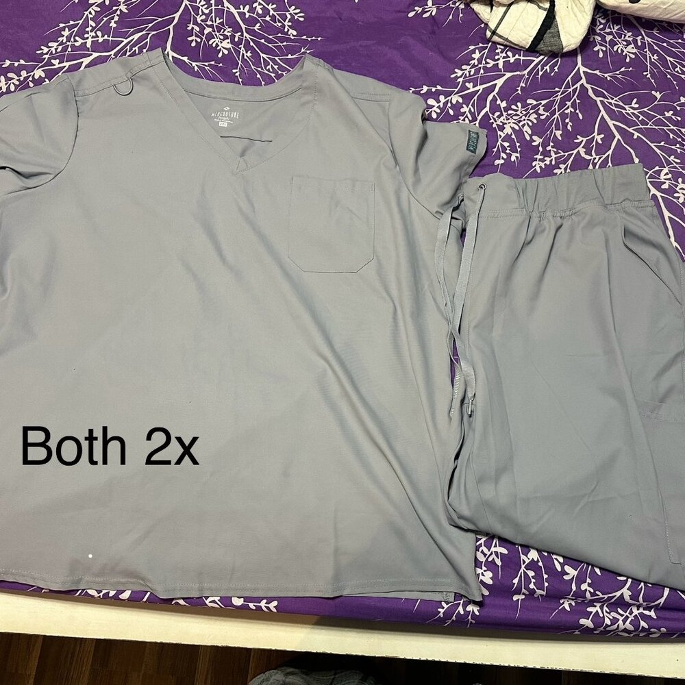 Scrub set